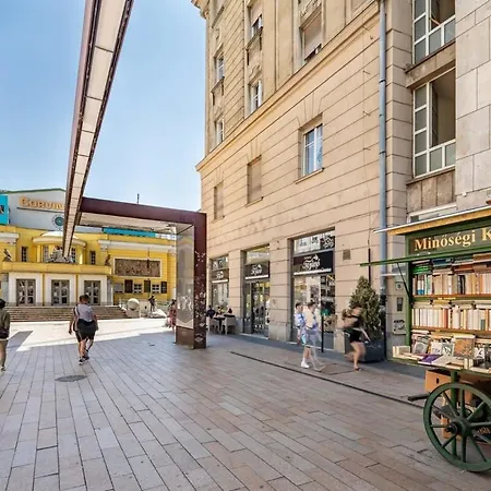 Lovely & Cozy With A C Apartament