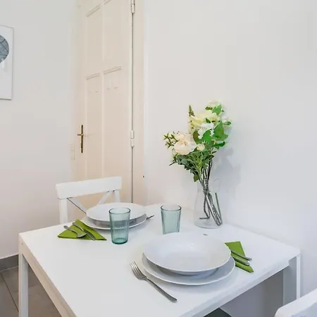Apartament Lovely & Cozy With A C *
