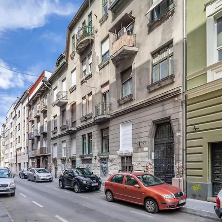 Apartament Lovely & Cozy With A C