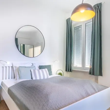 Lovely & Cozy With A C Lejlighed Budapest
