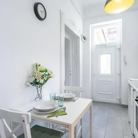 Apartment Lovely & Cozy With A C