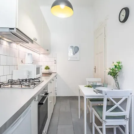 Lovely & Cozy With A C Apartment Budapest
