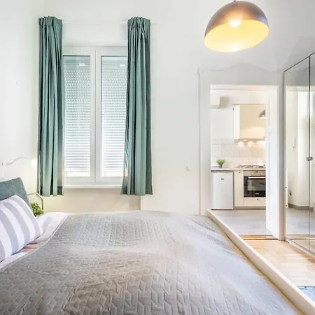 Apartment Lovely & Cozy With A C Budapest