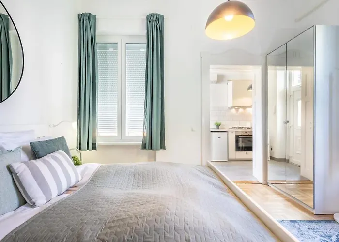 Apartament Lovely & Cozy With A C Budapesta