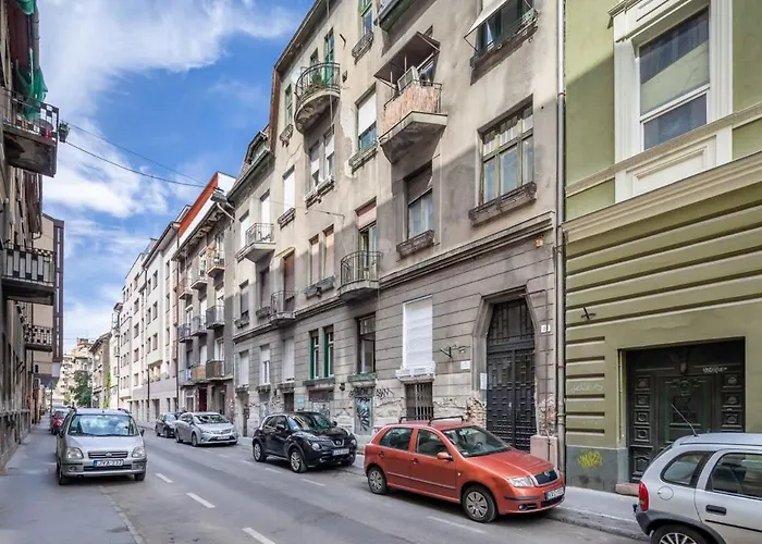 Apartament Lovely & Cozy With A C